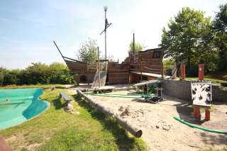 Spielplatz – Bild 1