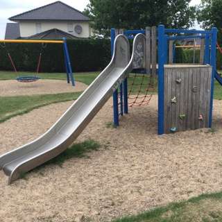 Spielplatz am Gustav-Heinemann-Platz – Bild 4