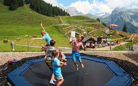 Kinderspielplatz Switzerland – Bild 1