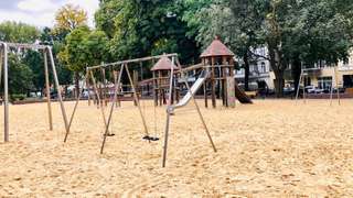 Spielplatz – Bild 1