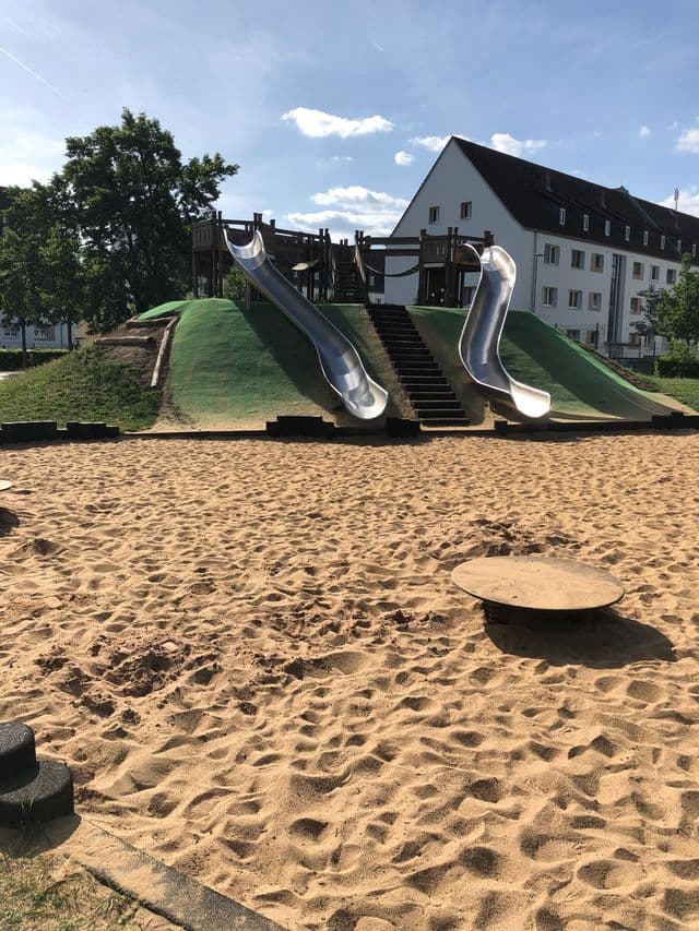 Spielplatz Föhrenstraße – Bild 1
