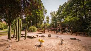 Spielplatz Im Schlosspark – Bild 3