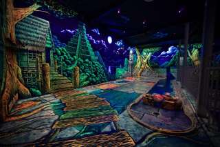 3D Schwarzlicht Minigolf Ehrenfeld – Bild 2