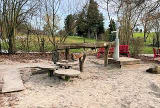 Spielplatz Pflugfelden – Bild 1