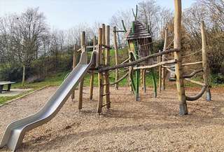 Spielplatz Pflugfelden – Bild 4