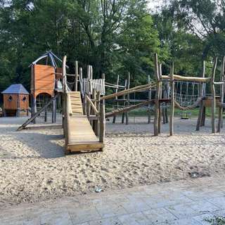 Kinderspielplatz – Bild 4