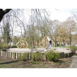 Spielplatz – Bild 1