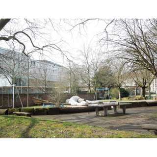 Spielplatz – Bild 2