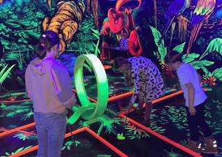 4D Schwarzlicht Minigolf Kiel – Bild 3