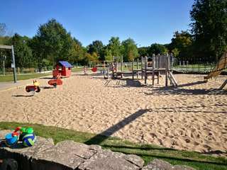 Spielplatz – Bild 1