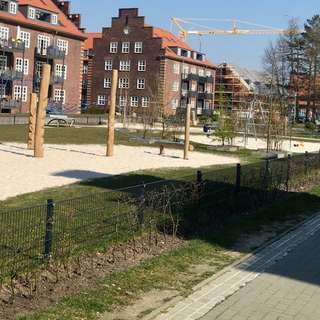 Spielplatz Anne-Frank-Platz – Bild 1