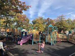 Queen Magdalene Place Playground – Bild 2