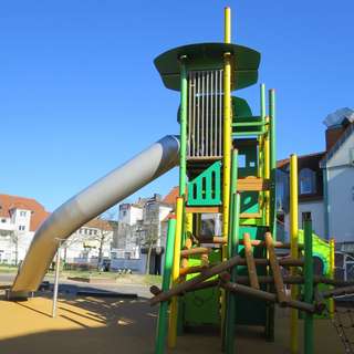 Spielplatz – Bild 1