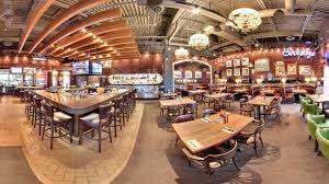 Browns Socialhouse Okotoks – Bild 1