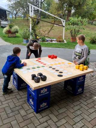 Outdoor-"Mensch ärgere dich nicht"-Spieltisch – Bild 2