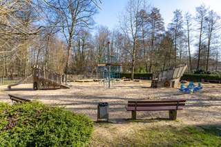 Spielplatz – Bild 2