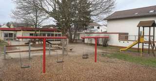 Spielplatz – Bild 1