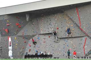 Kletteranlage bei der Paul Horn-Arena – Bild 3