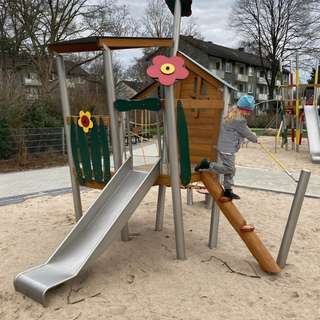 Spielplatz Friedrich Fröbel Straße – Bild 1