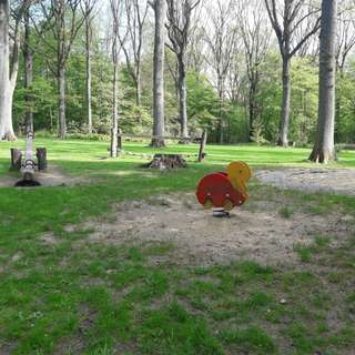 Spielplatz – Bild 1