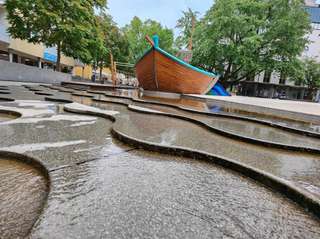 Spielschiff & Wasserspiel – Bild 1