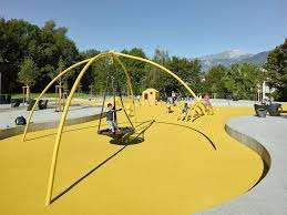 Terrain de jeu pour les enfants – Bild 1