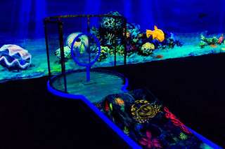 Funnygolf Ettlingen 3D Schwarzlicht Minigolf – Bild 2